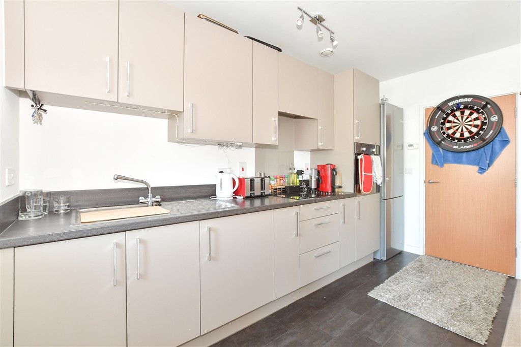 Property photo 1 of 11 Lounge/Kitchen