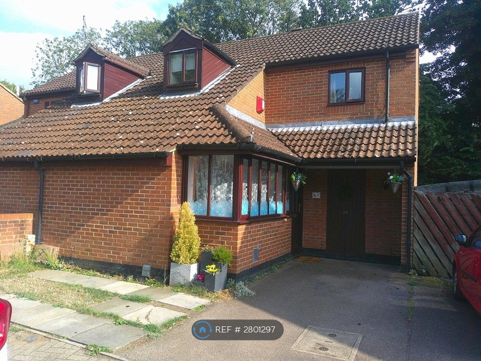 Property photo 1 of 25 Semi Detached House