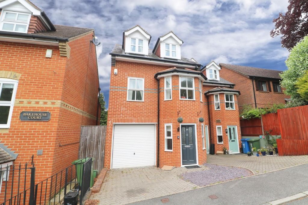 Property photo 1 of 18 1444491