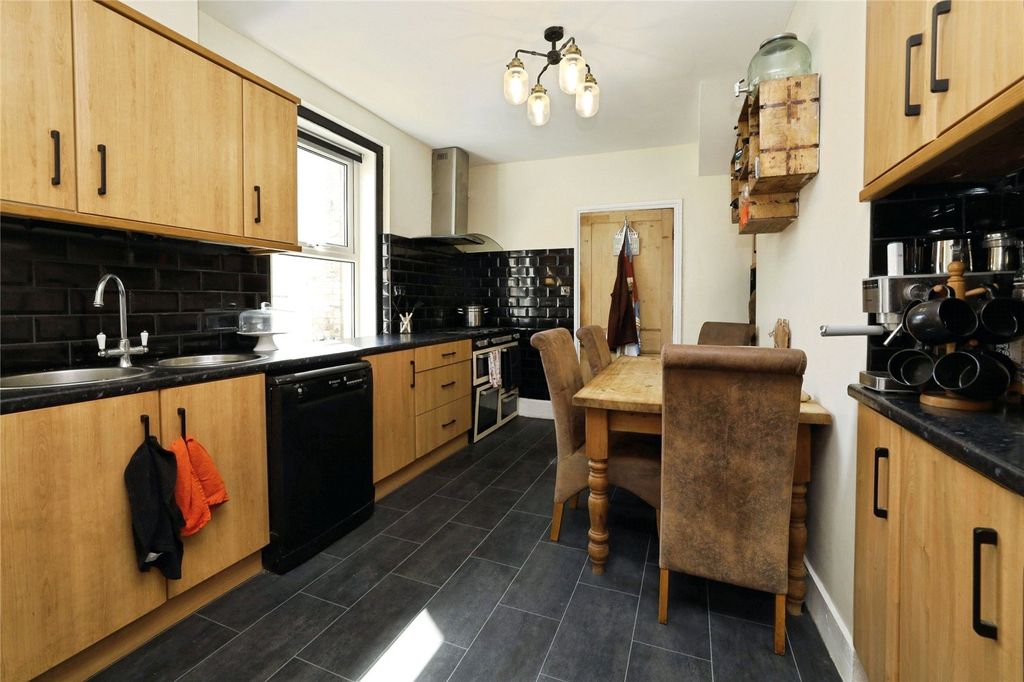 Property photo 2 of 20 Picture No. 01
