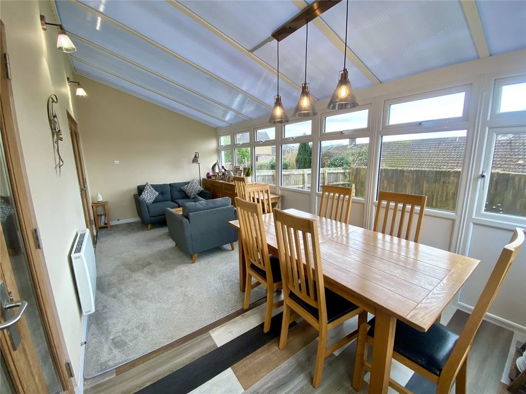 Property photo 2 of 20 Picture No. 12