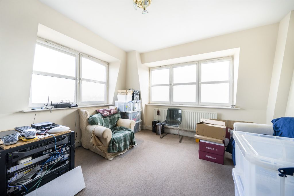 Property photo 3 of 12