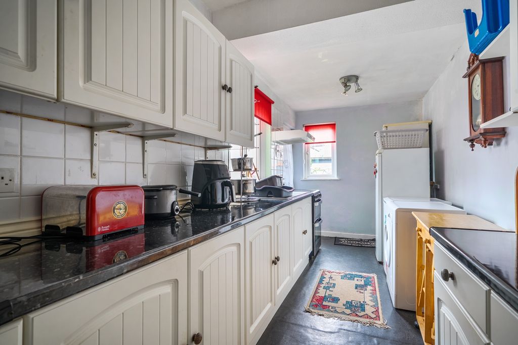 Property photo 2 of 21 1441142-14-69d8F7A697E1d