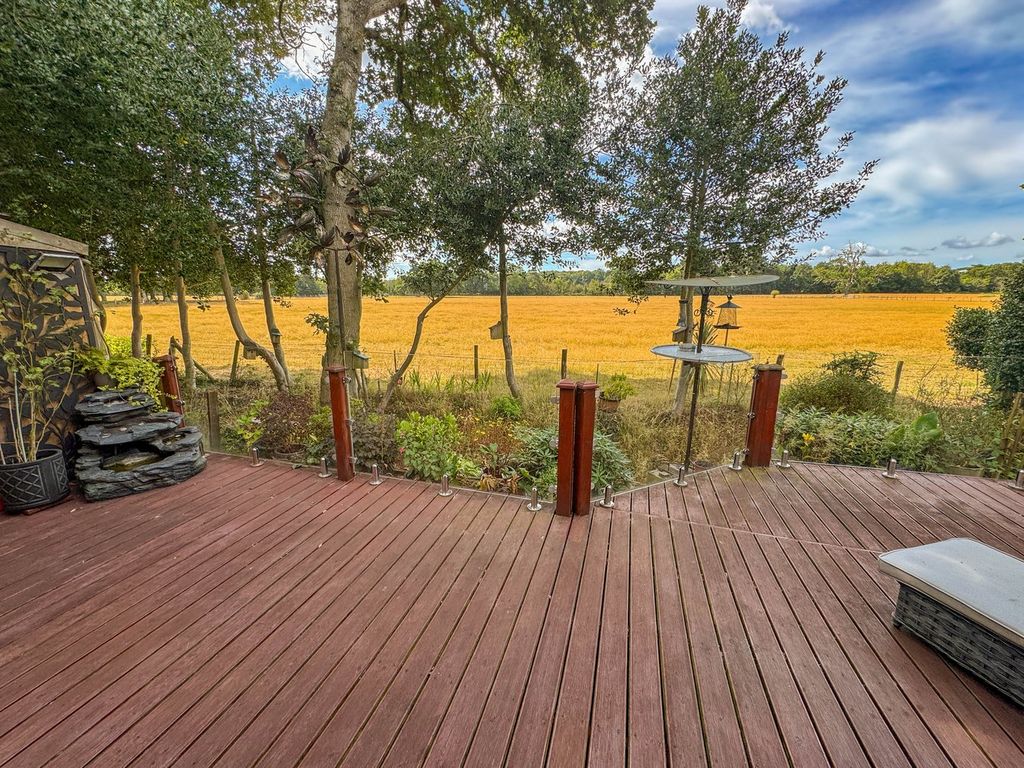Property photo 2 of 22