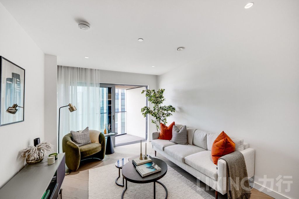 Property photo 3 of 11