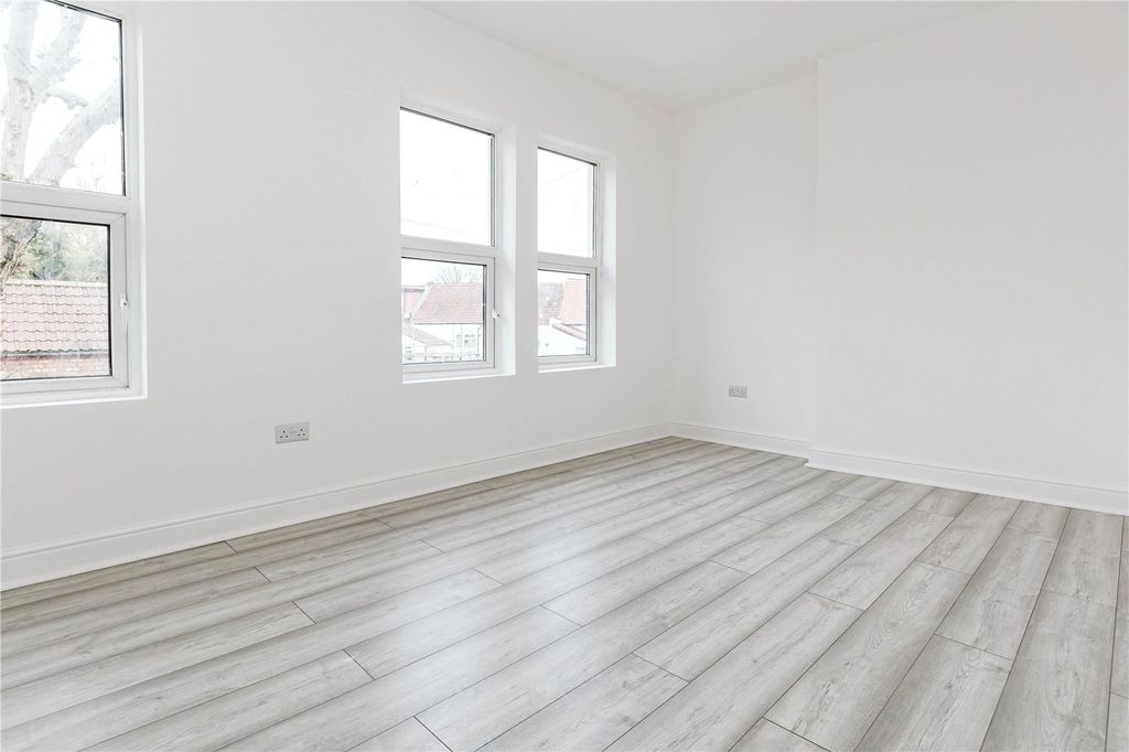 Property photo 3 of 8 Picture No. 03