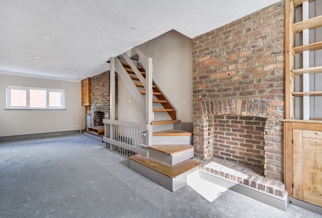 Property photo 2 of 12 1448195-15-69Dfa7...