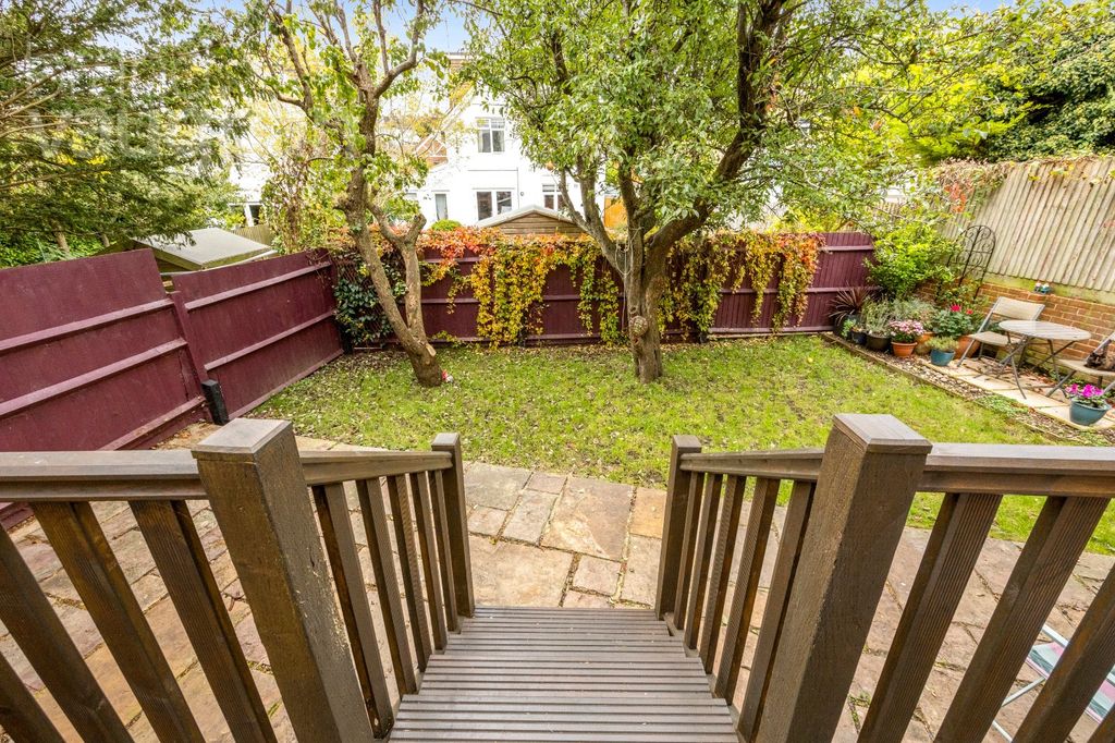 Property photo 2 of 27 Picture No. 08