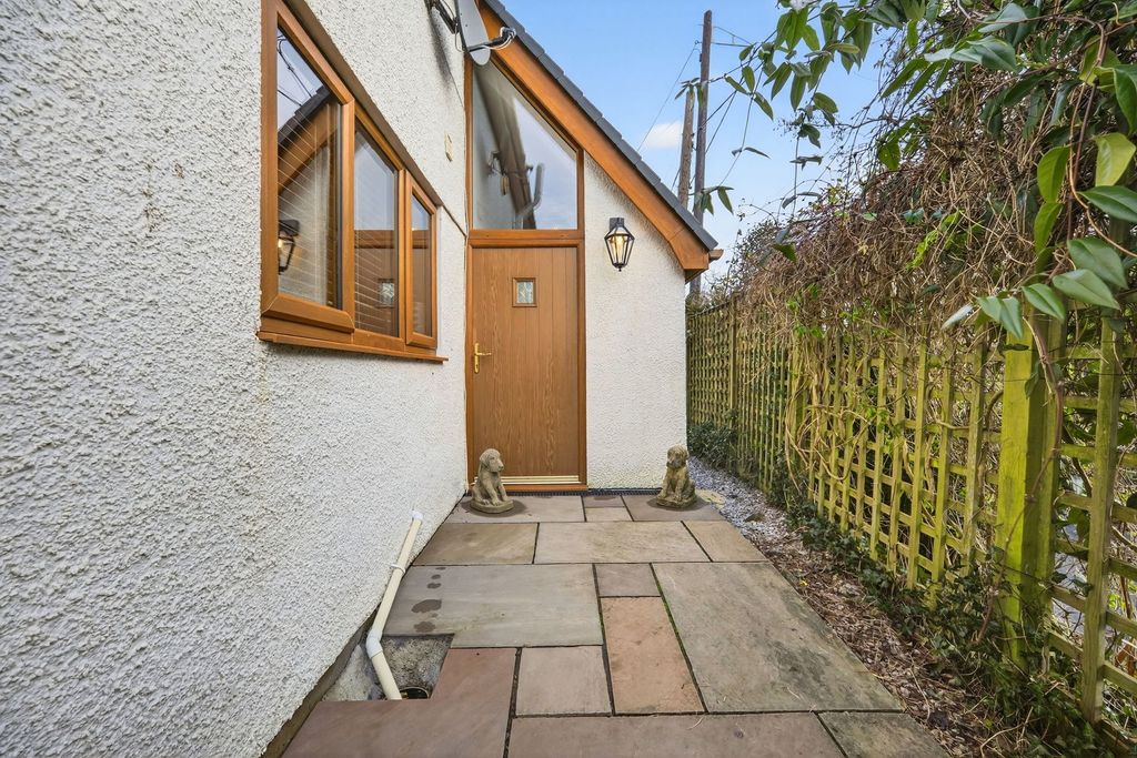 Property photo 3 of 51