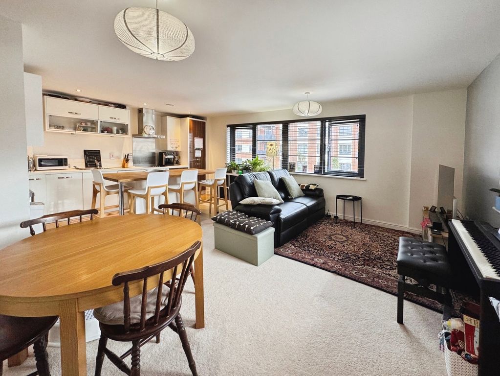 Property photo 2 of 10 Pbox-Img.Jpg
