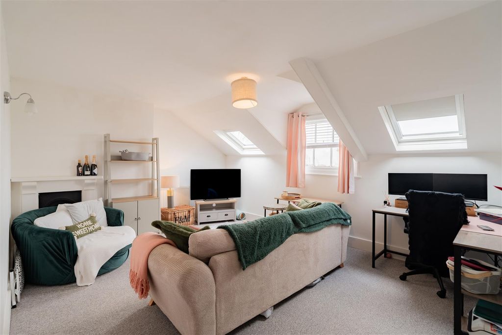 Property photo 2 of 8 Dsc06327-Hdr.Jpg