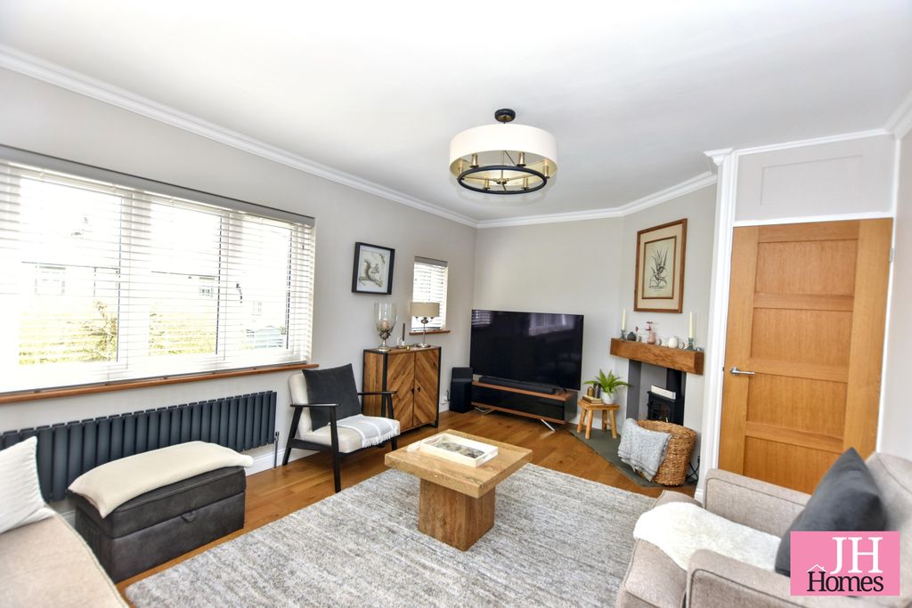 Property photo 3 of 25