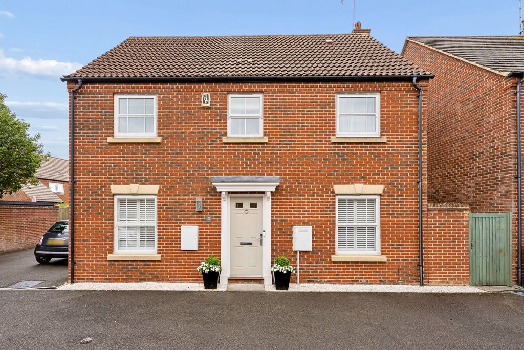 Property photo 1 of 31