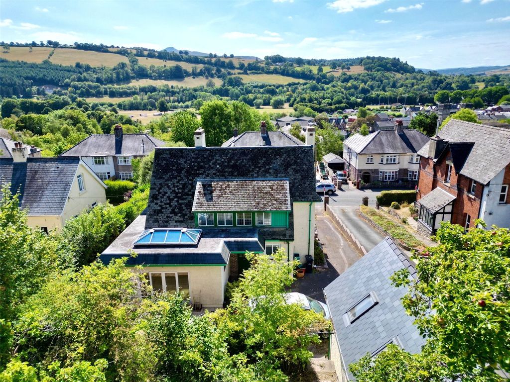 Property photo 2 of 23 Picture No. 35