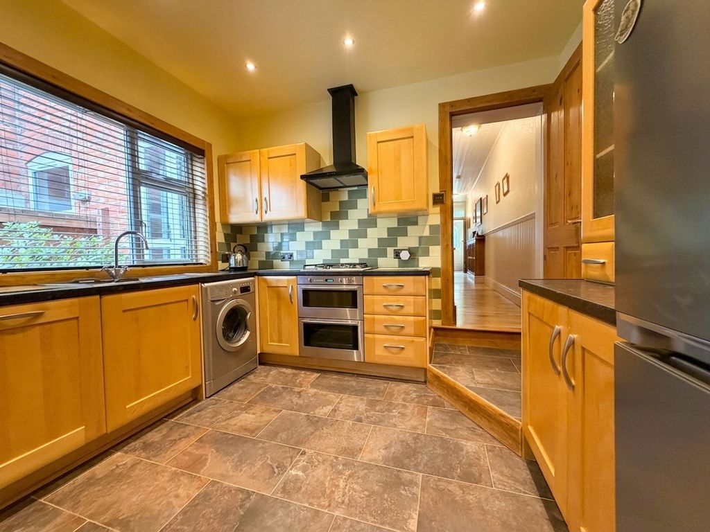 Property photo 3 of 20 Kitchen