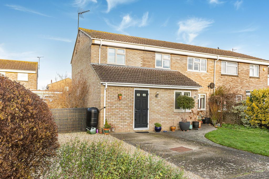 Property photo 1 of 27