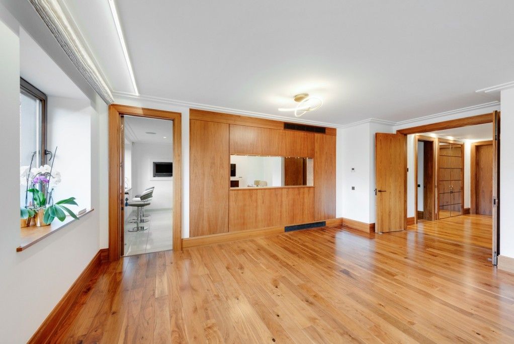 Property photo 2 of 25