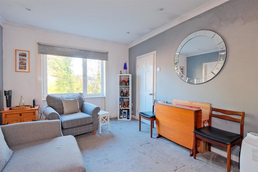 Property photo 2 of 13 Lounge