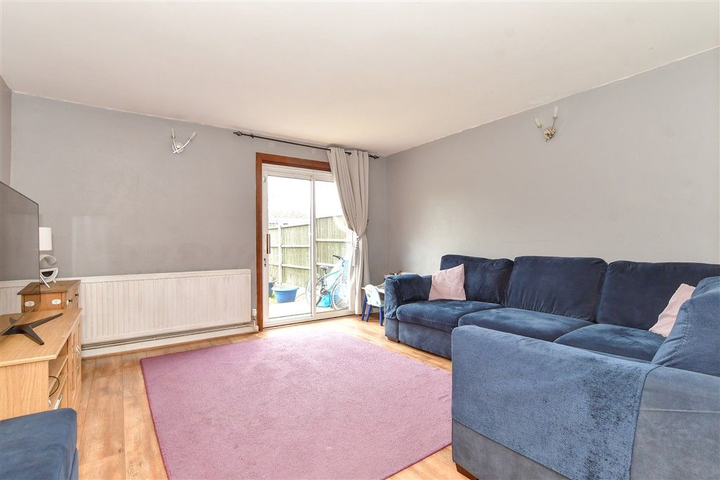 Property photo 1 of 10 Lounge