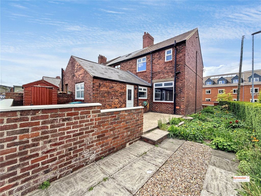 Property photo 2 of 17 Picture No. 16