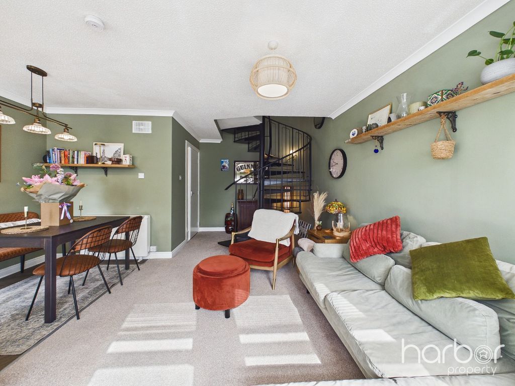 Property photo 2 of 14 4981653