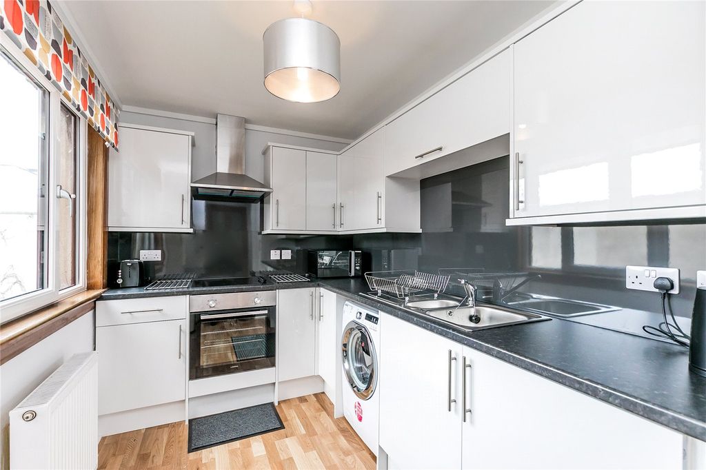 Property photo 3 of 8 Photo 3