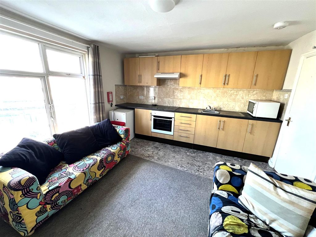 Property photo 2 of 9 1.Jpg