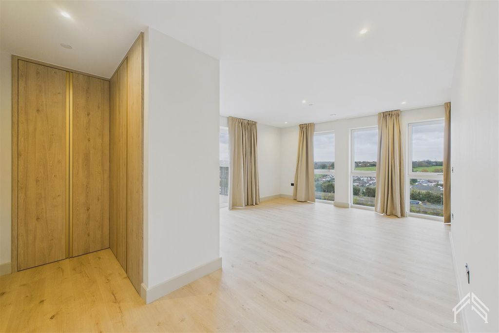 Property photo 3 of 21 5.Jpg