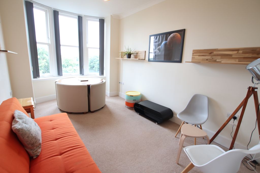 Property photo 2 of 6 Lounge