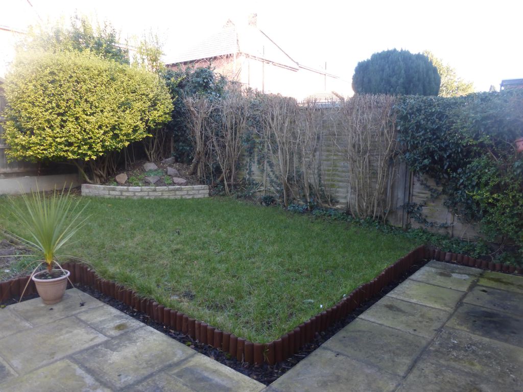 Property photo 2 of 9 Garden