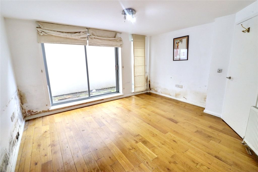 Property photo 3 of 5 Picture No. 04