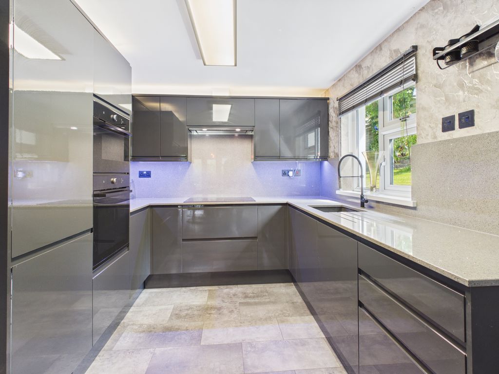 Property photo 2 of 14 Kitchen