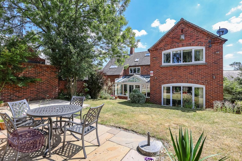 Property photo 3 of 47