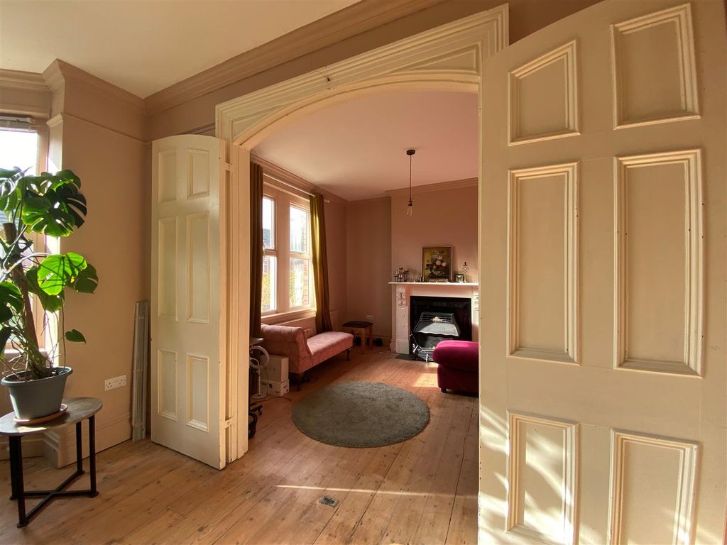 Property photo 3 of 15 Slad Ff.Jpg