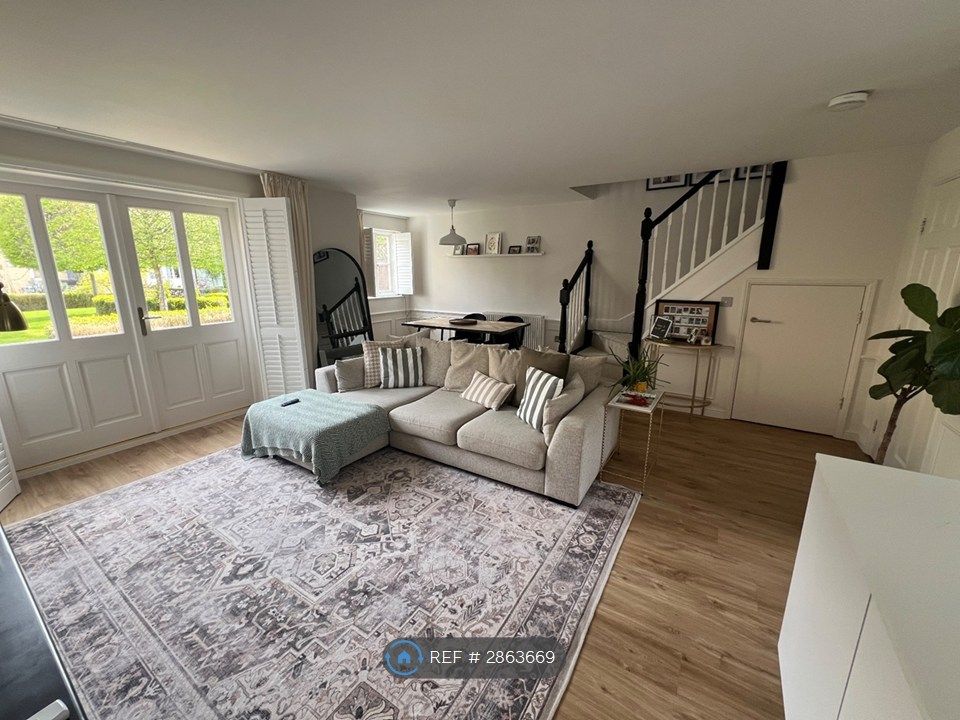 Property photo 2 of 14 Living Area