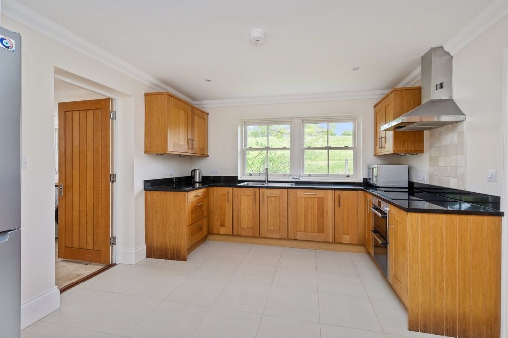 Property photo 2 of 14 Picture No. 07