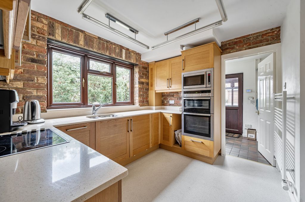 Property photo 2 of 24 1341211-13-68A4A5...