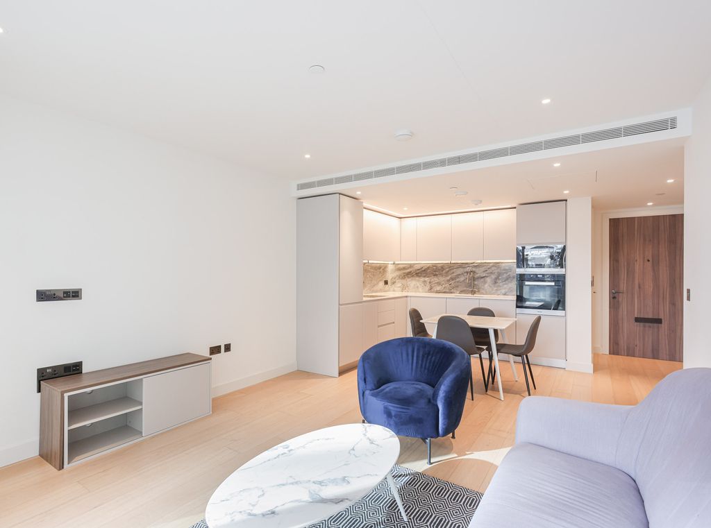 Property photo 2 of 31