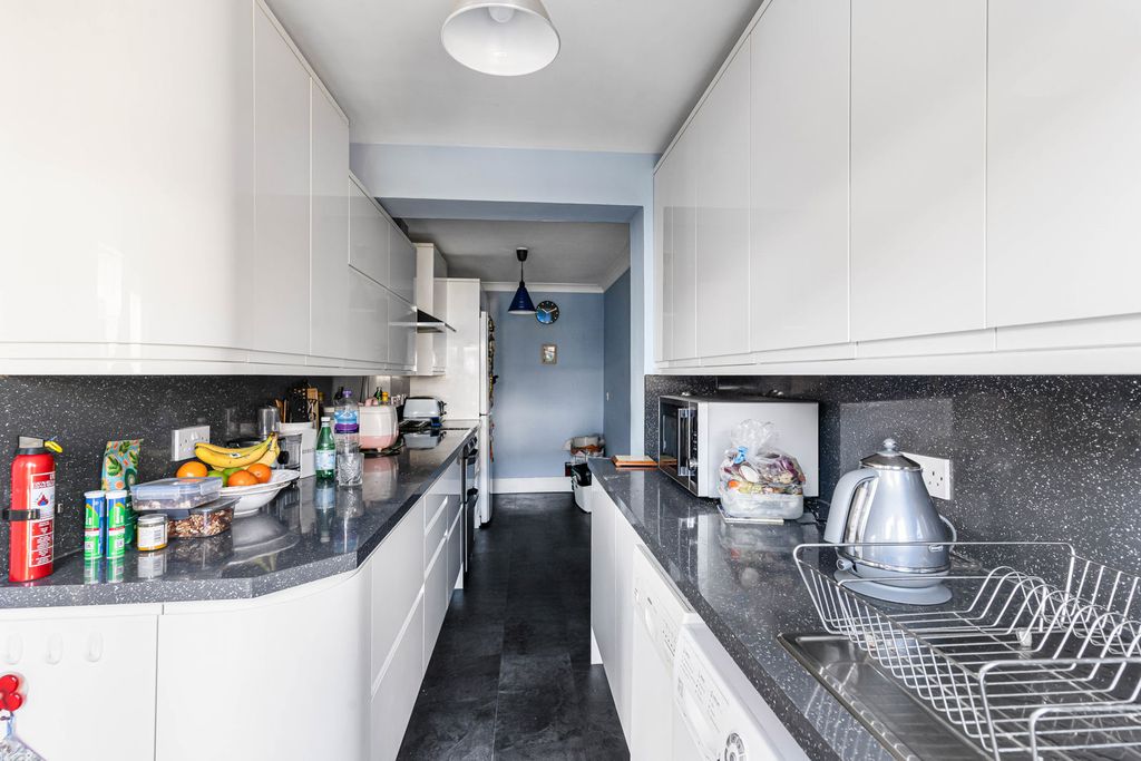 Property photo 3 of 25 Kitchen