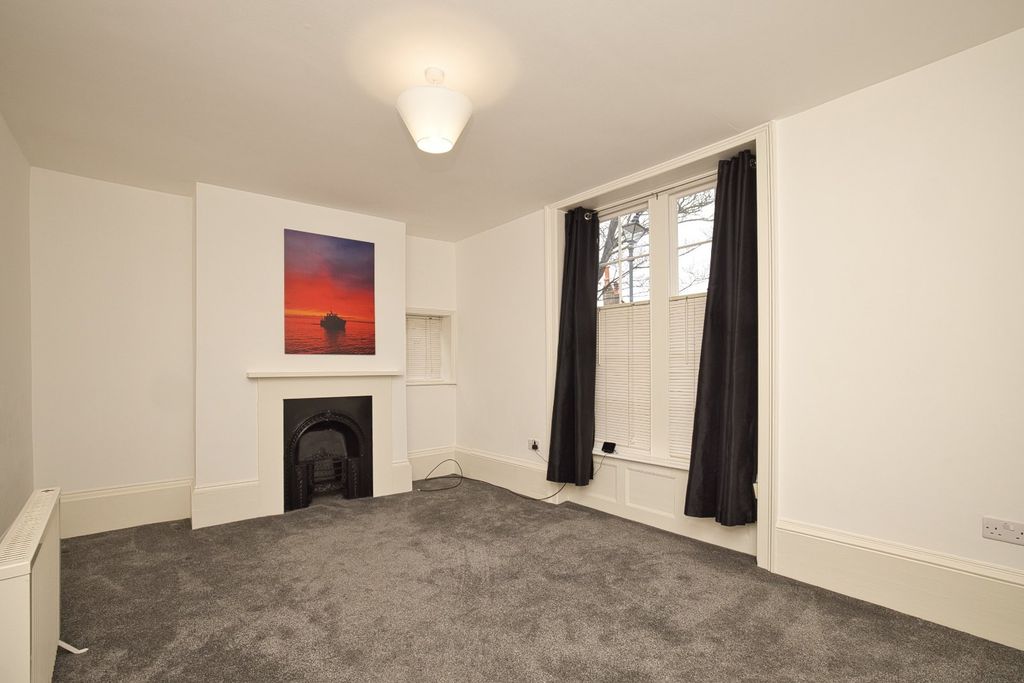 Property photo 3 of 13 Picture 3