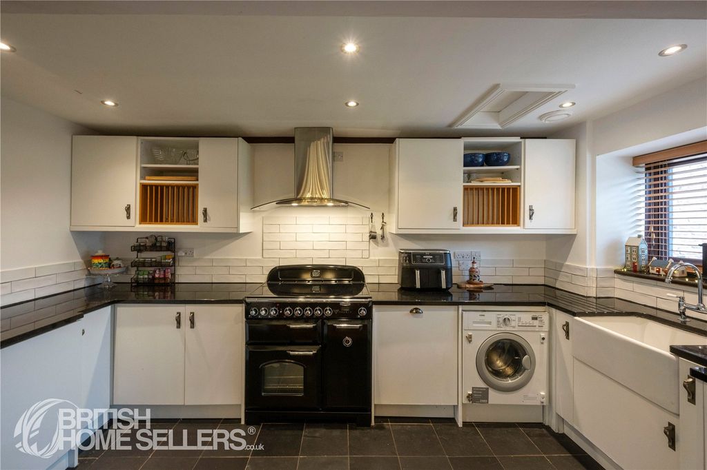 Property photo 3 of 39 Picture No. 69