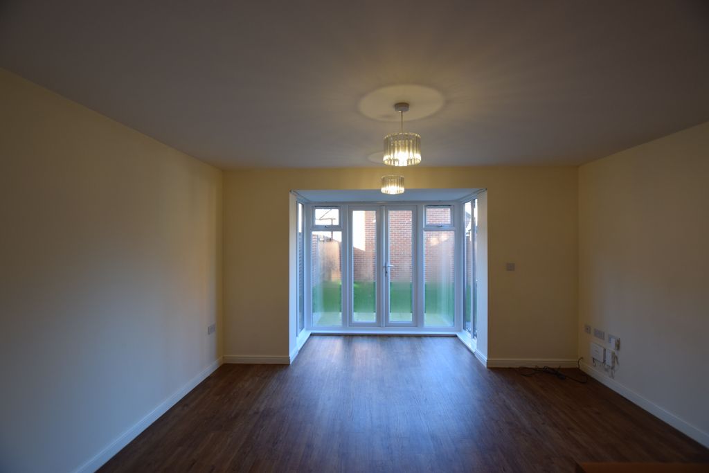 Property photo 2 of 11 Photo 04