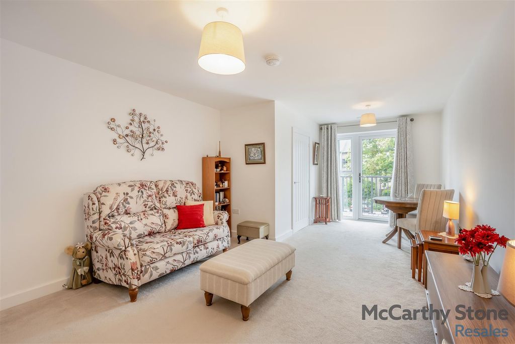 Property photo 3 of 23 8658695-Interior01.Jpg