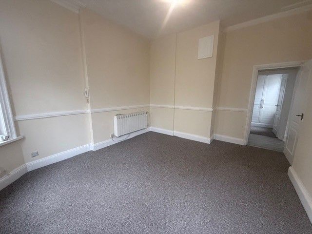 Property photo 3 of 12 Lounge