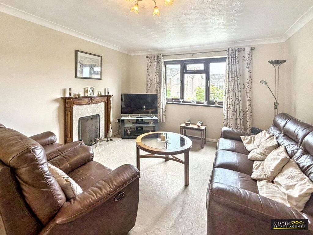 Property photo 2 of 16 Living Room