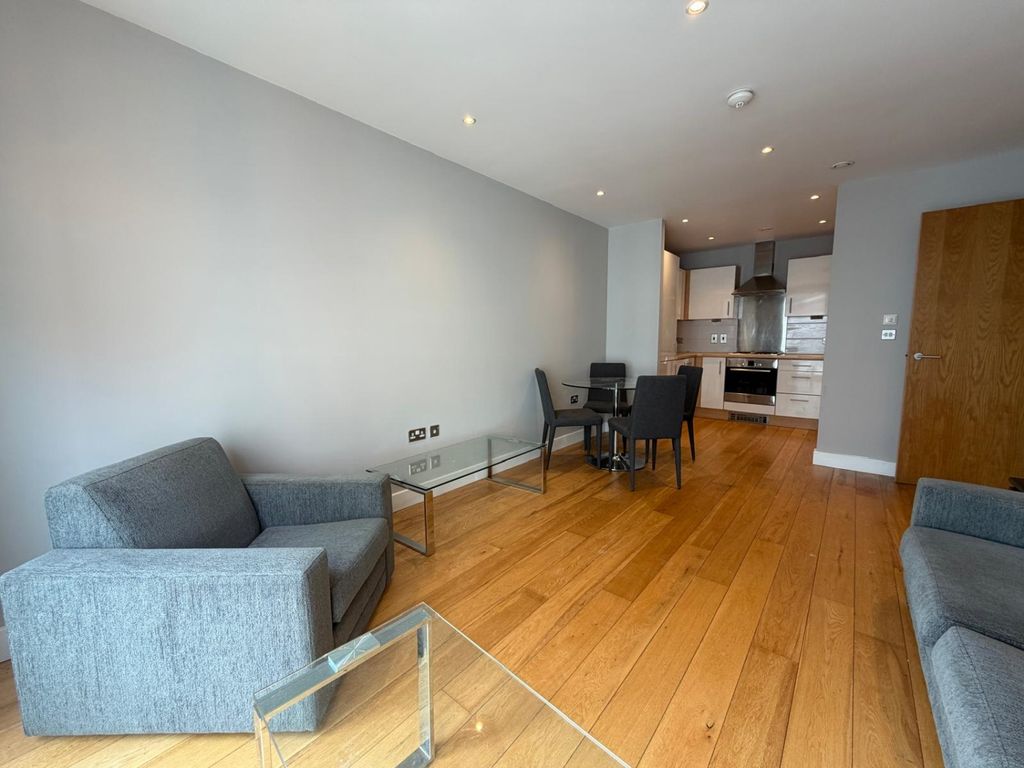 Property photo 2 of 5 36404521-739d-4226-Bfc6-2E64328E8d33