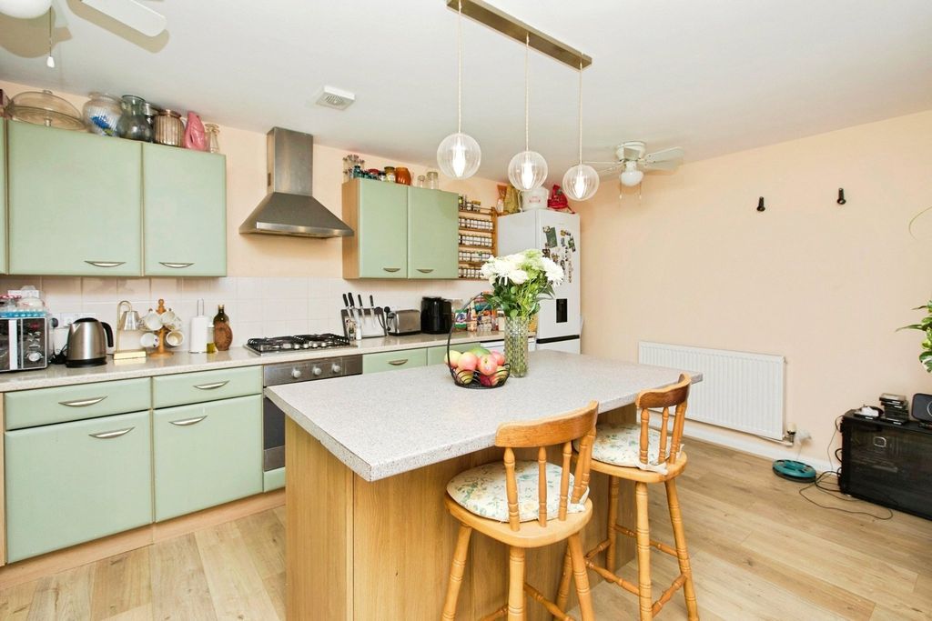 Property photo 2 of 14 Kitchen