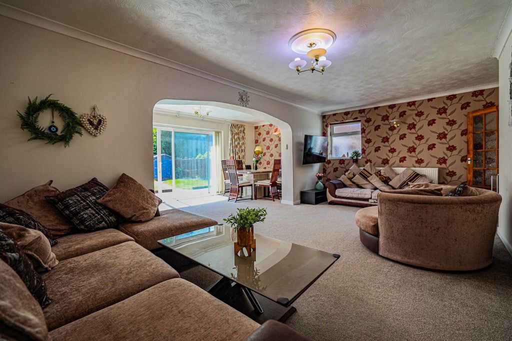 Property photo 3 of 15 Living Room