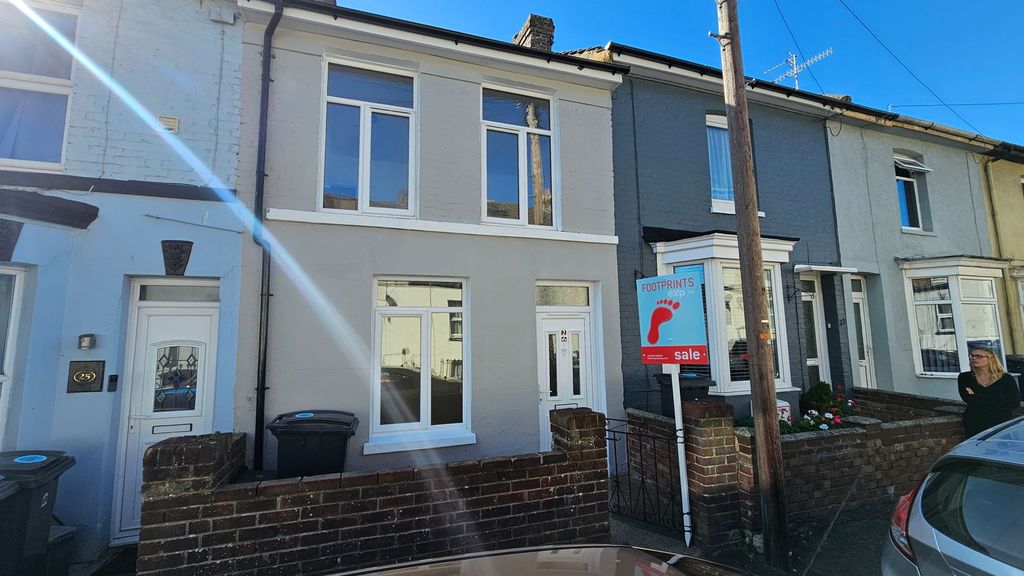 Property photo 2 of 23