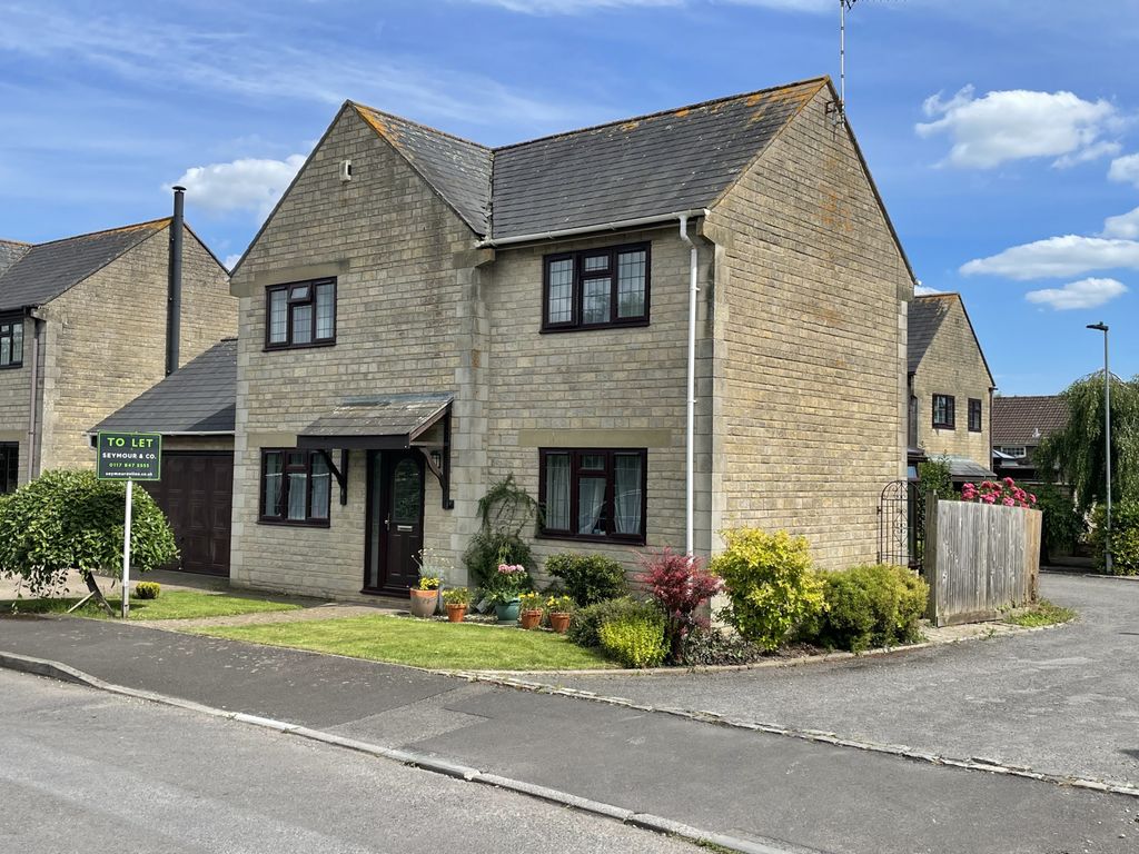 Property photo 1 of 15 Bagworth Drive, Longwell Green